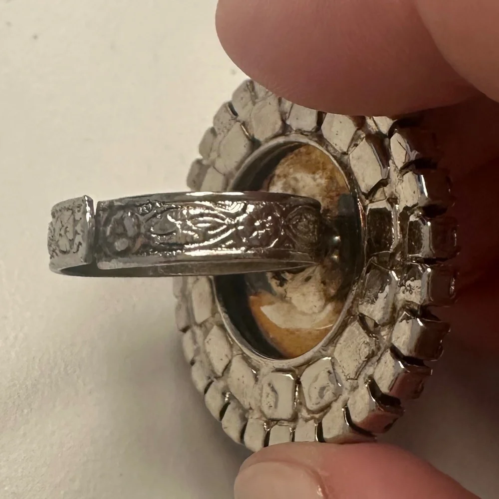 TOVA - Silver Plated Amethyst & VioletCrystal Encircled Sun Face Statement Ring - Picture 15 of 16